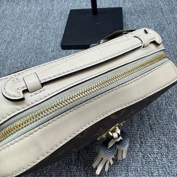 Louis Vuitton Saintonage Monogram Crossbody Bag 899-030725 - Picture 10 of 16